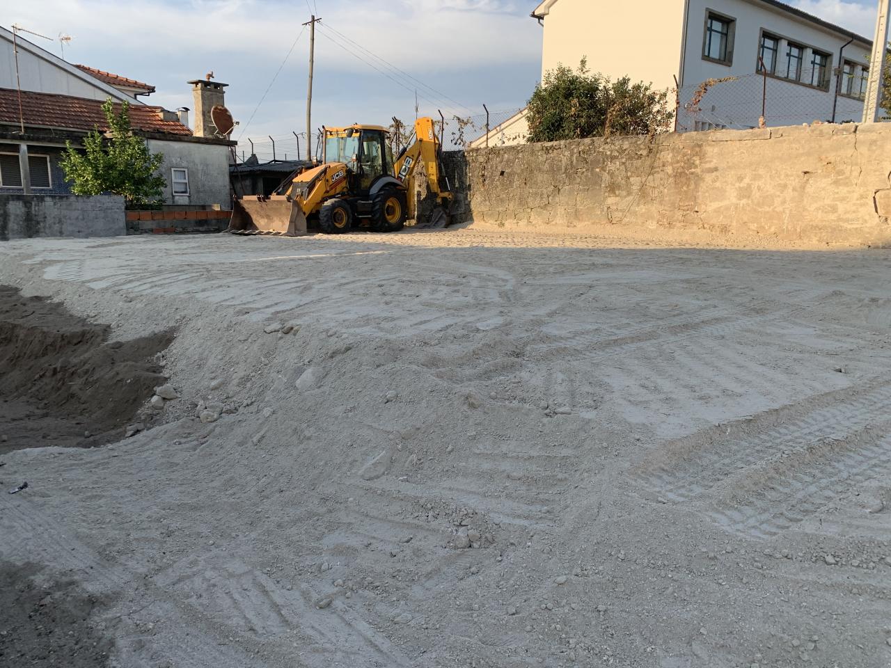 Obra na Escola Primária de Silveiros